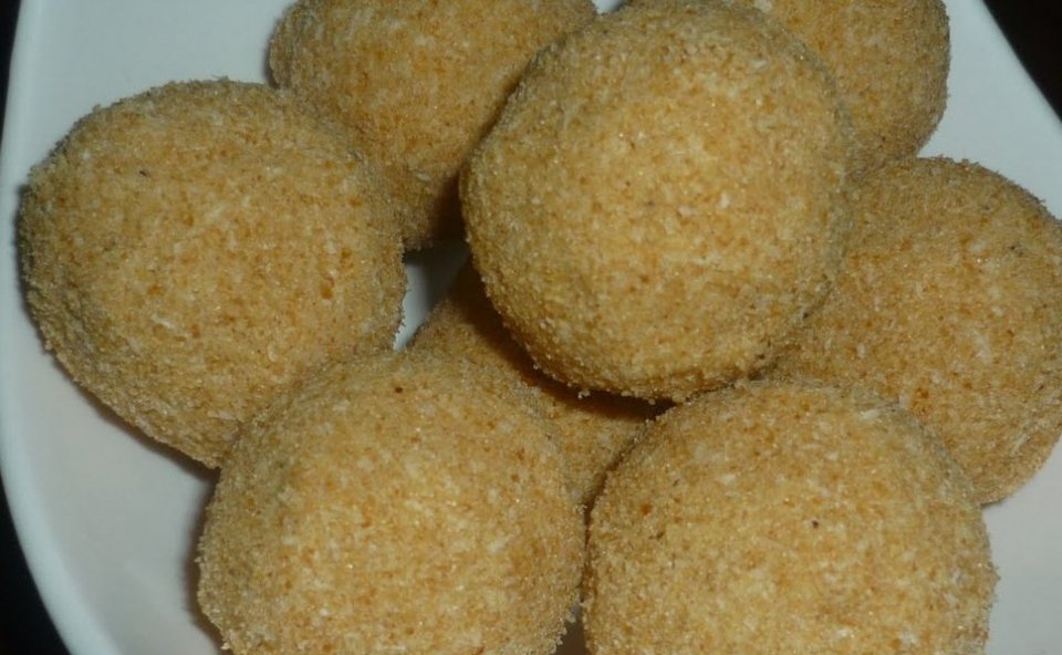 Ariyunda(Rice Balls)